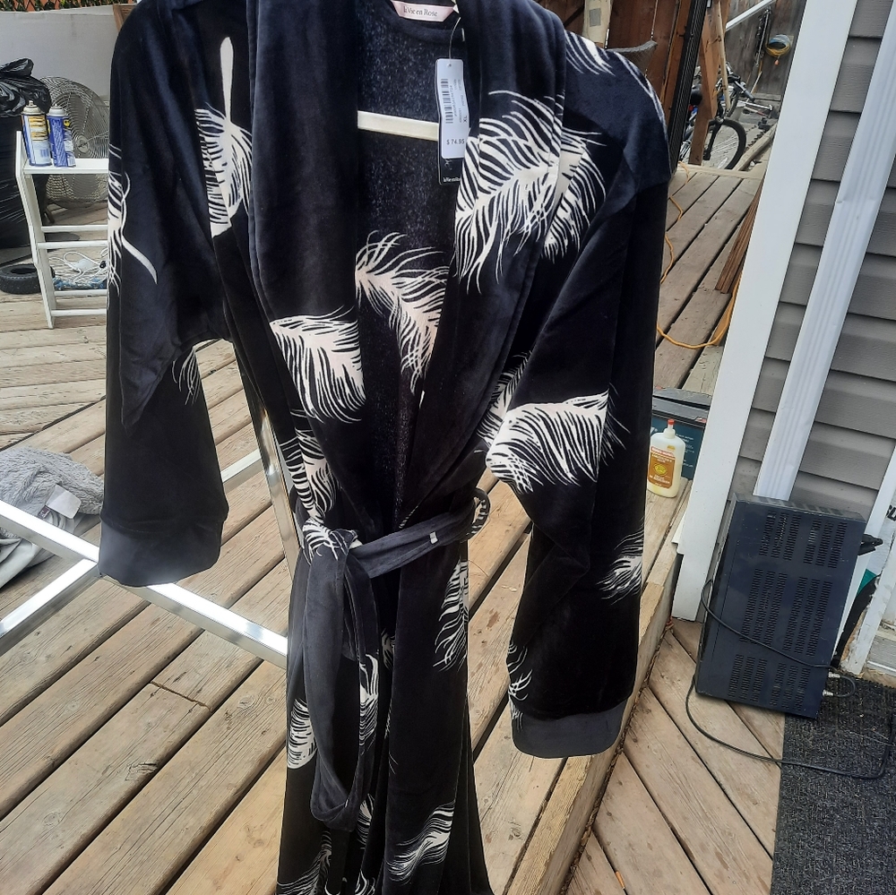 LA Vie en Rose housecoats